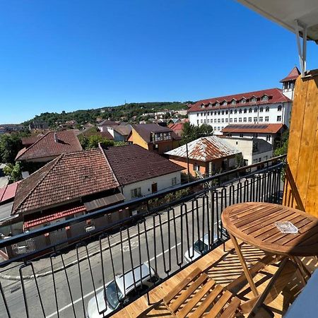 Apartament Centru Lägenhet Râmnicu Vâlcea Exteriör bild