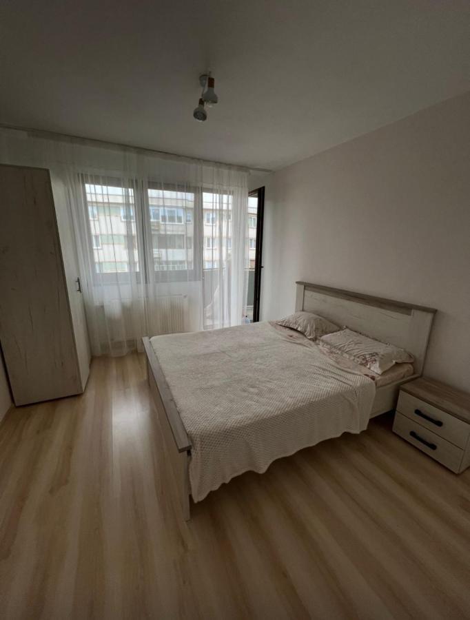 Apartament Centru Lägenhet Râmnicu Vâlcea Exteriör bild