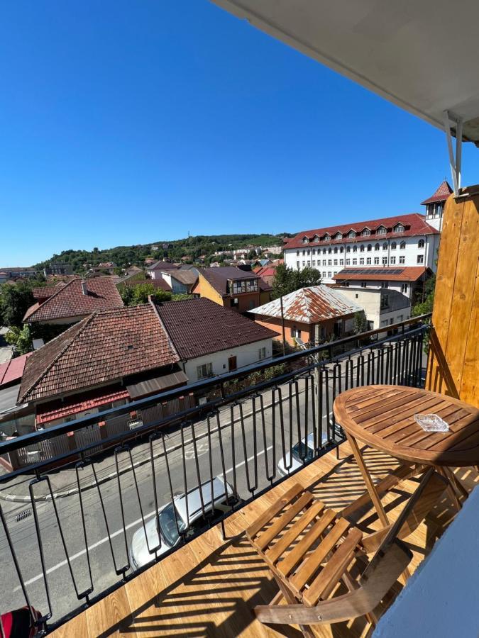 Apartament Centru Lägenhet Râmnicu Vâlcea Exteriör bild